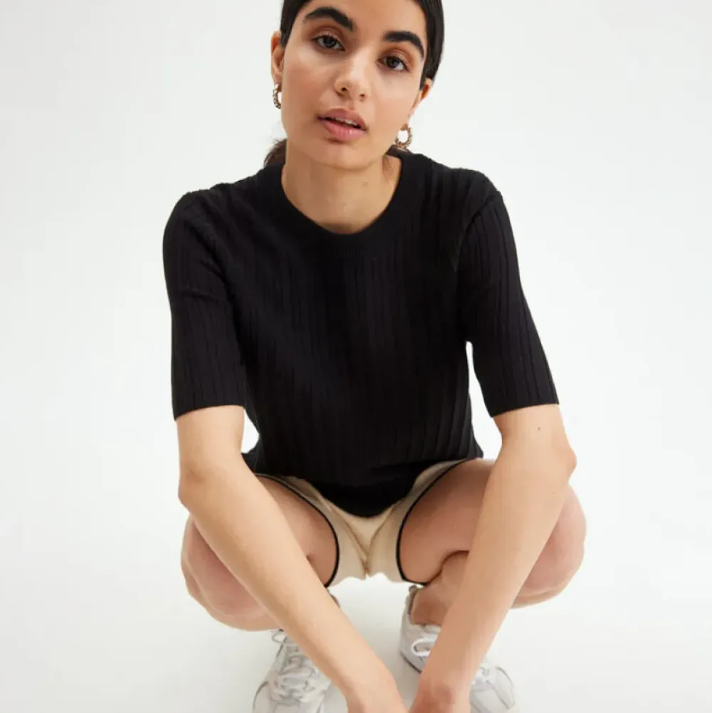 Outlet Finstickad T-Shirt Dam T-Shirt